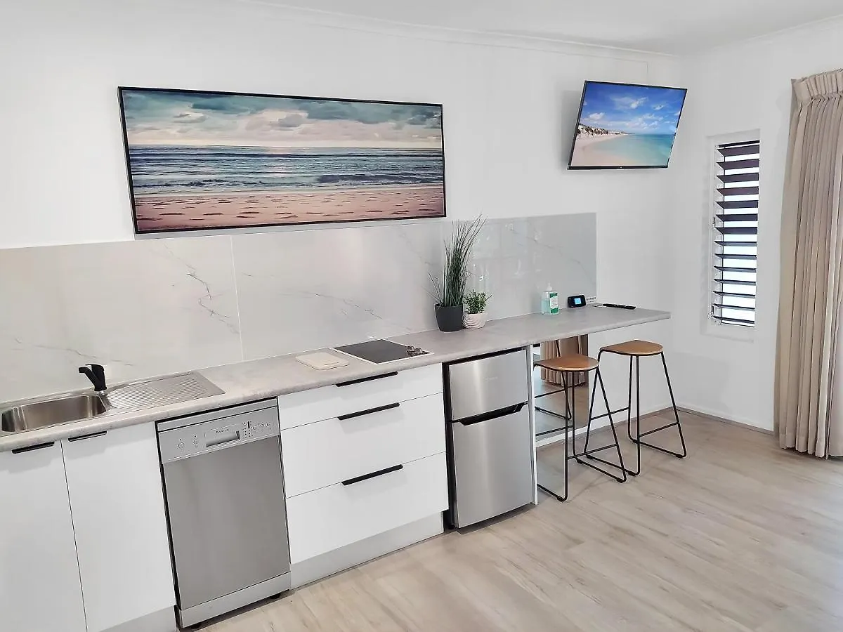 Palm Cove Beach Retreat - 1St Floor 0*, Palm Cove Australia